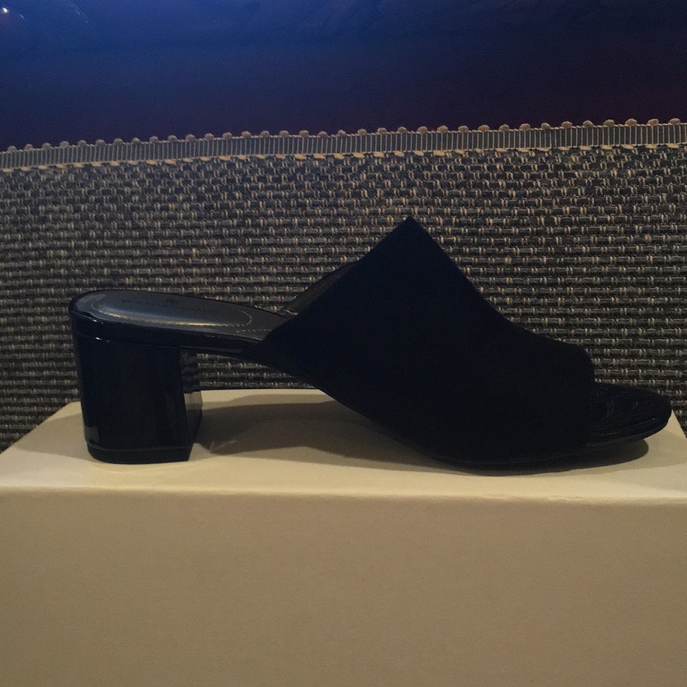 Shoe - Picture 4 of 6